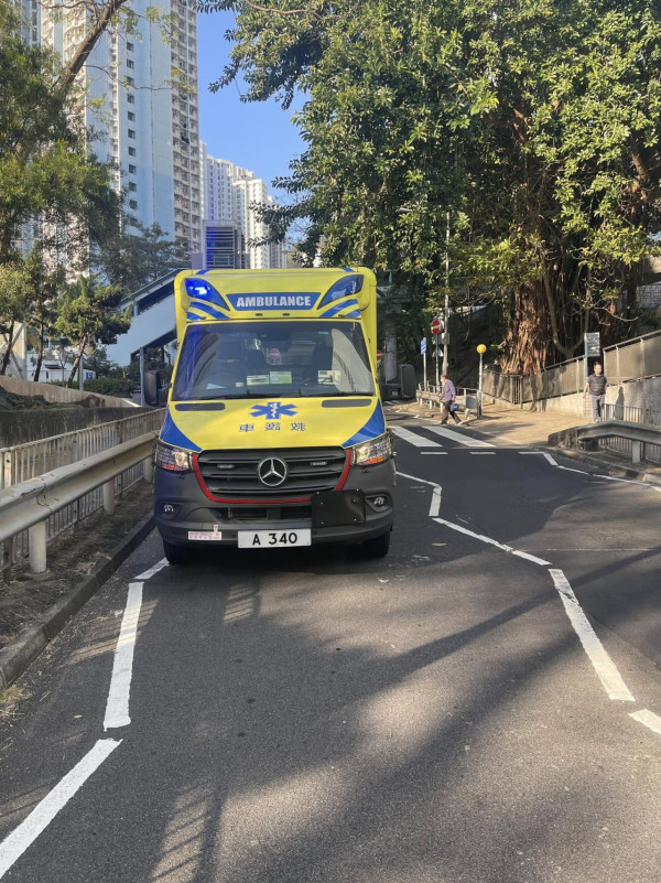 慈雲山執紙皮伯伯中風馬路瞓低「無人理」熱心司機急落車施援1舉動極窩心