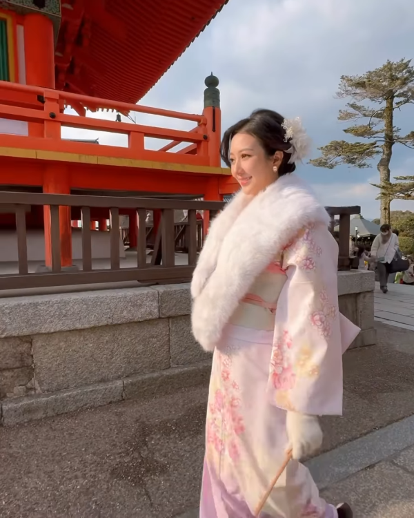 何依婷懷孕6個月遊日和服初體驗！網民激讚零孕味：完全唔見肚！ 