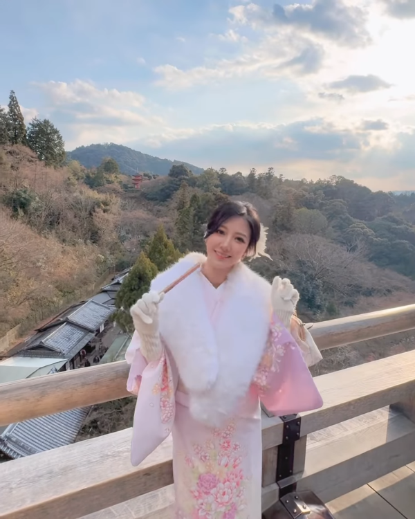 何依婷懷孕6個月遊日和服初體驗！網民激讚零孕味：完全唔見肚！ 