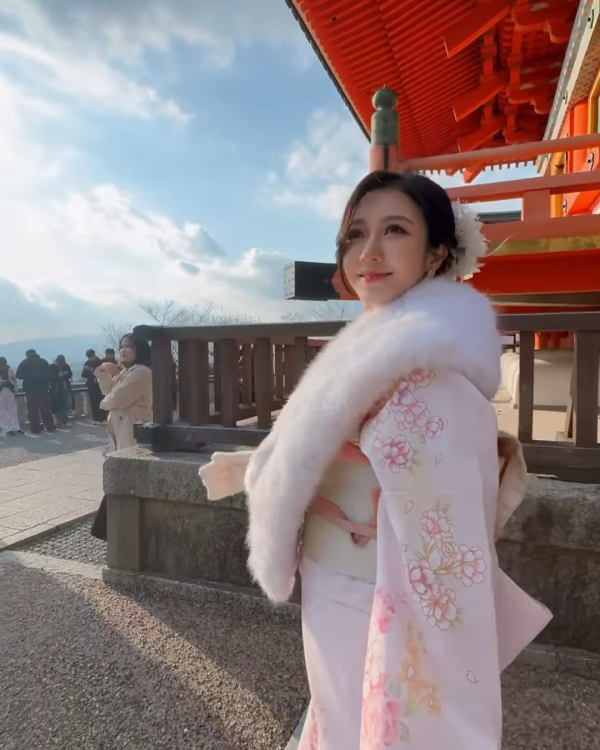 何依婷懷孕6個月遊日和服初體驗！網民激讚零孕味：完全唔見肚！ 