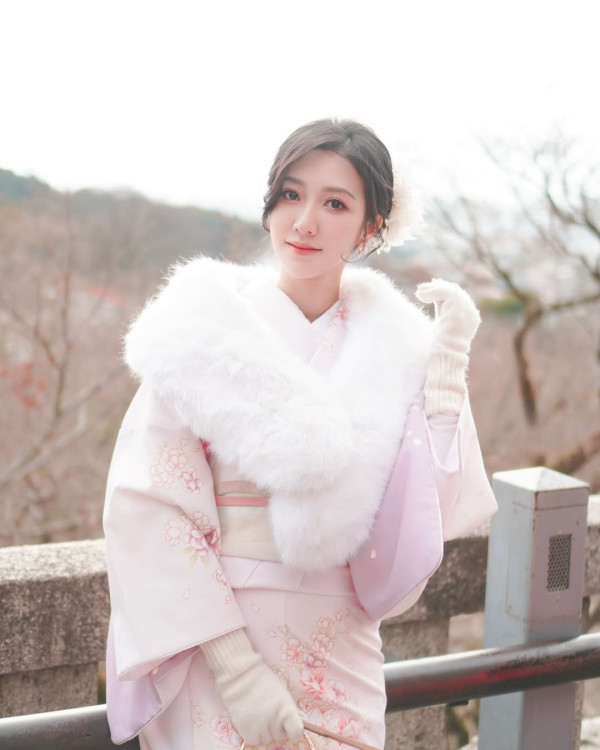 何依婷懷孕6個月遊日和服初體驗！網民激讚零孕味：完全唔見肚！ 