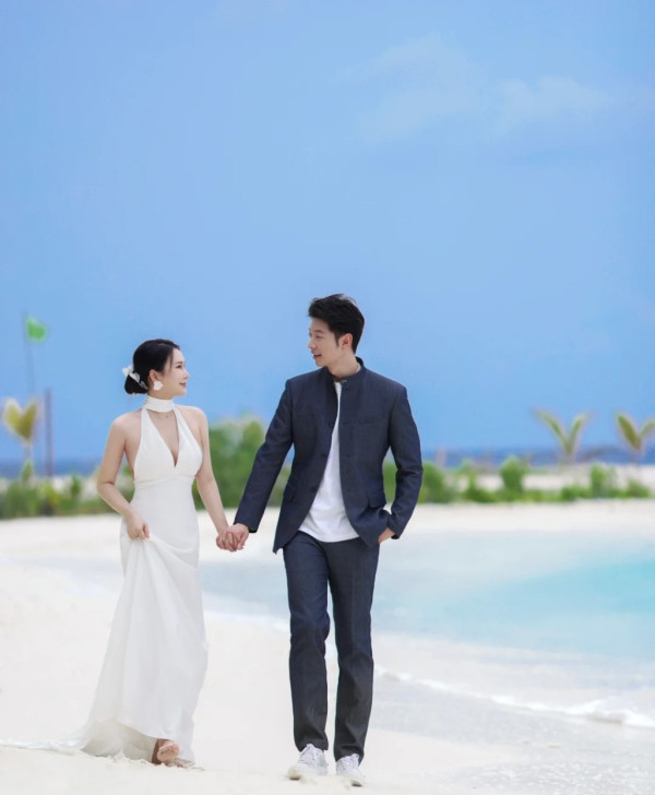 高鈞賢帶妻女返深圳豪宅坐月 化身「曬女狂魔」曝光B女正面 