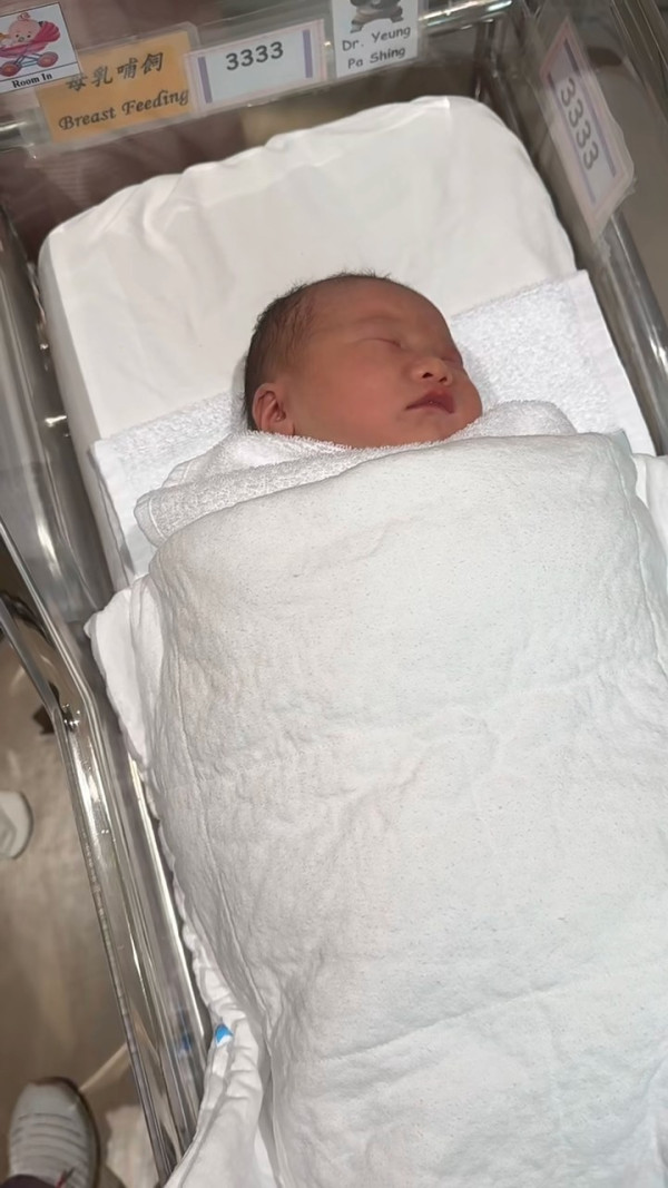 高鈞賢帶妻女返深圳豪宅坐月 化身「曬女狂魔」曝光B女正面 