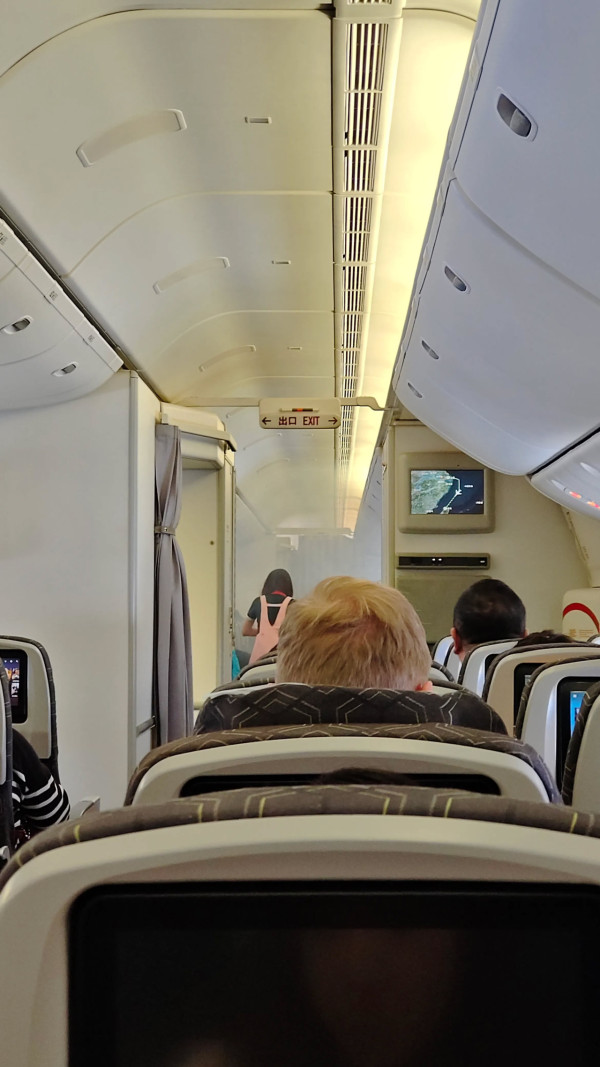 機師表白美女KOL！餐紙留一句英文勁浪漫！寫漏1點結局大反轉！ 