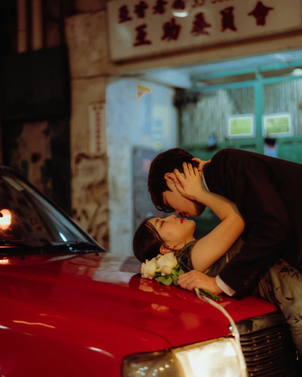 韓國二代女團成員曬香港取景婚照!霓虹燈/電車景拍出港式復古氛圍