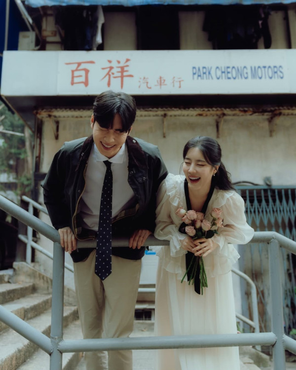 韓國二代女團成員曬香港取景婚照!霓虹燈/電車景拍出港式復古氛圍