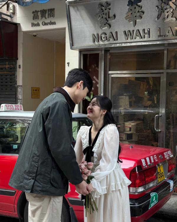 韓國二代女團成員曬香港取景婚照!霓虹燈/電車景拍出港式復古氛圍