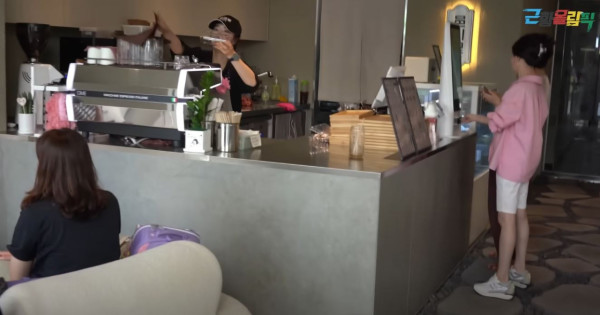 韓國二代女團成員曬香港取景婚照！霓虹燈/電車景拍出港式復古氛圍 