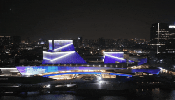 白鵝潭大灣區藝術中心（圖片來源︰廣州市人民政府網站）