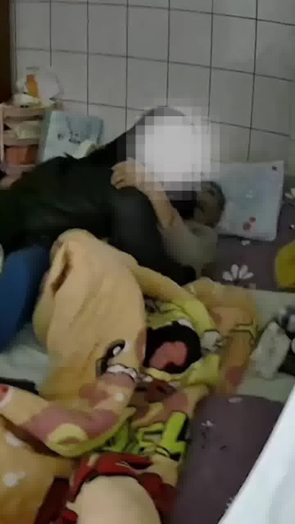 台灣地震一刻印傭姐姐飛身緊擁臥床婆婆 漆黑中寸步不離感動網友:值得加薪