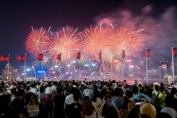 尖沙咀海港城新年打卡位 18頭百彩醒獅長廊 換領限量版利是封