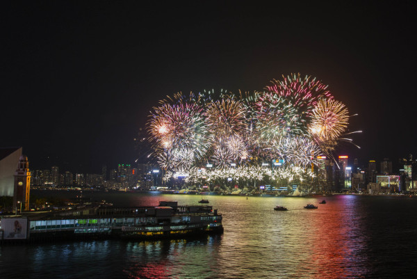 尖沙咀海港城新年打卡位 18頭百彩醒獅長廊 換領限量版利是封