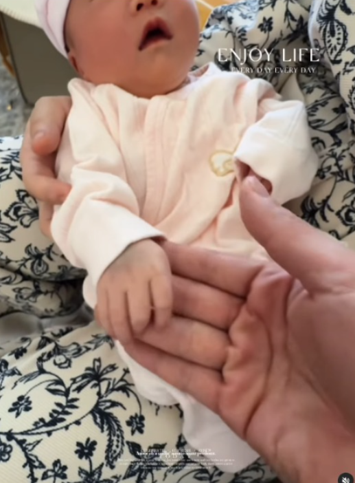 高鈞賢帶妻女返深圳豪宅坐月 化身「曬女狂魔」曝光B女正面 