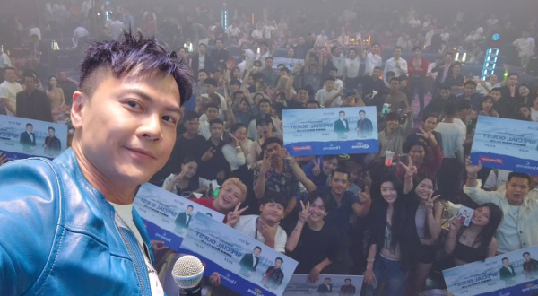 鍾麗緹大女布吉性感大解放！紅色火辣泳裝曬豐滿上圍 