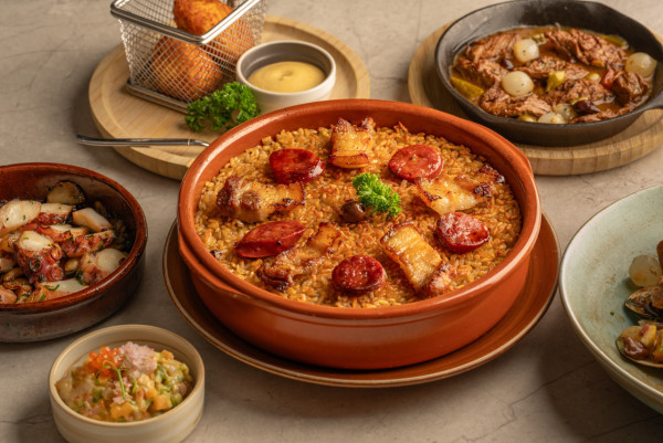 中環葡萄牙菜餐廳新年限定賀年Brunch！任食葡式烤乳豬/焗鴨飯/送雞尾酒