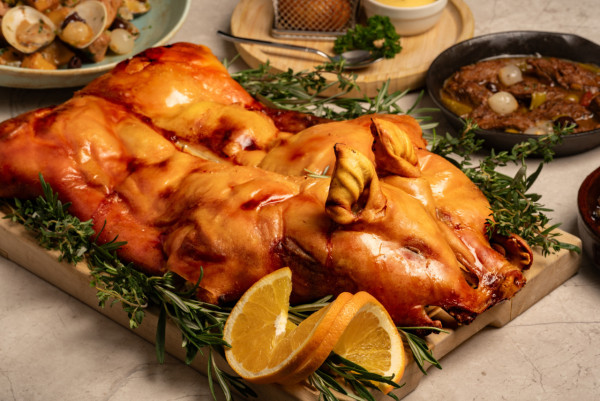 中環葡萄牙菜餐廳新年限定賀年Brunch！任食葡式烤乳豬/焗鴨飯/送雞尾酒