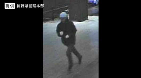 日本JR站發生隨機斬人1死2傷 兇手仍在逃引發擔憂 警察公開犯人相片