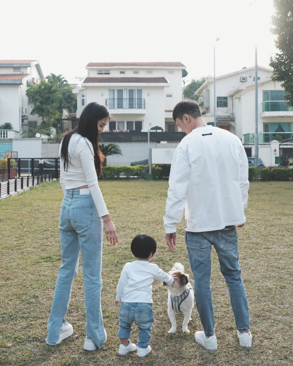 前TVB女星佗B飛馬爾代夫度假 泳裝曬纖瘦身材 上圍明顯升級 