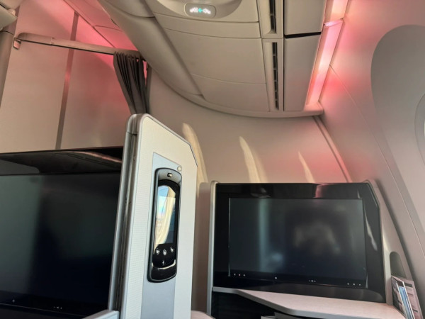 內地客遊長洲巧遇佘詩曼拍戲 路過大嬸搶Fo 喪鬧劇組人員超爆笑 