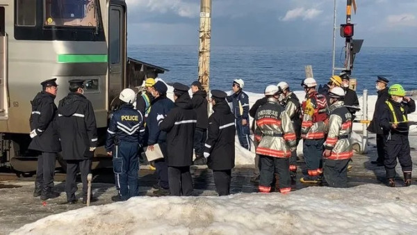 61歲香港女遊客北海道被列車撞倒 送院後不治身亡 疑因拍攝海景闖入路軌 