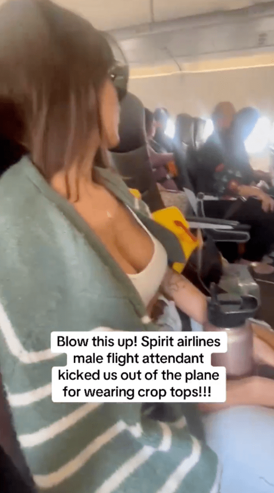 旅客穿1衣服被趕下機 航空公司處理惹批評 網民：好諷刺 