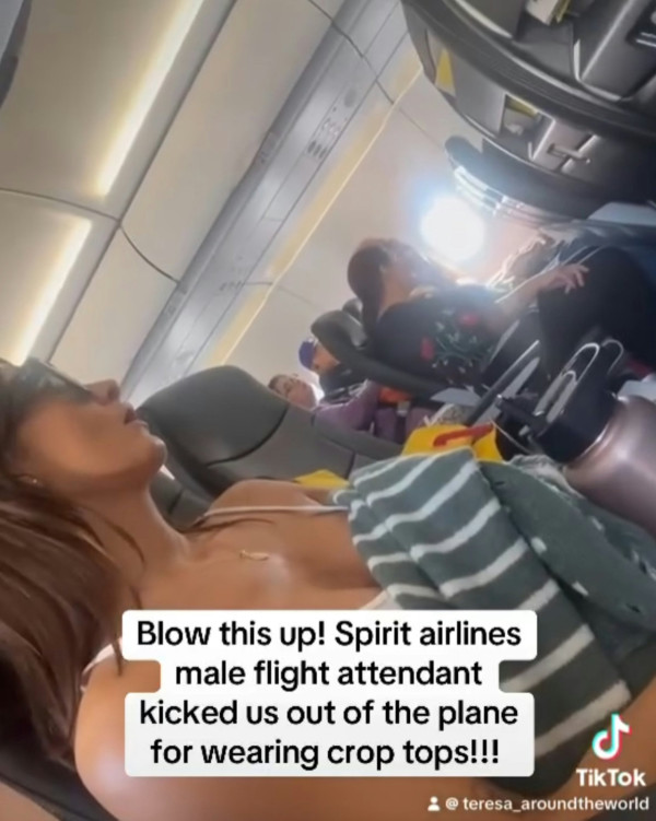 旅客穿1衣服被趕下機 航空公司處理惹批評 網民：好諷刺 