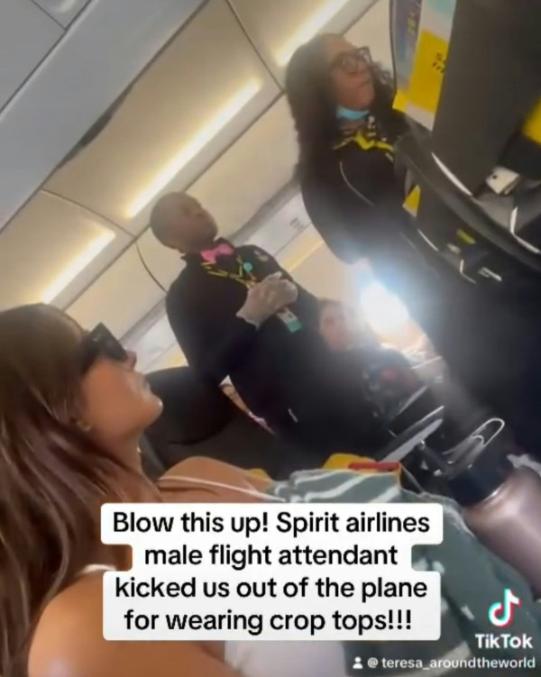 旅客穿1衣服被趕下機 航空公司處理惹批評 網民：好諷刺 