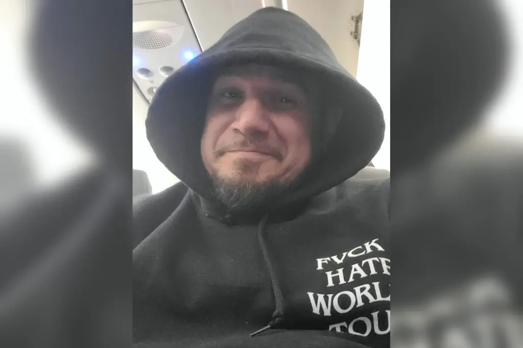 旅客穿1衣服被趕下機 航空公司處理惹批評 網民：好諷刺 