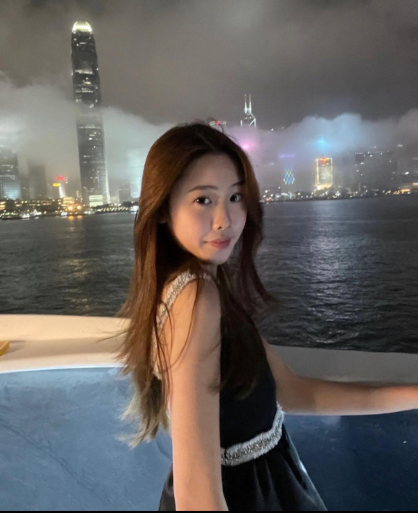 聲夢小花畫作於法國羅浮宮展出 趙紫諾年僅16歲!音樂藝術天份一樣高