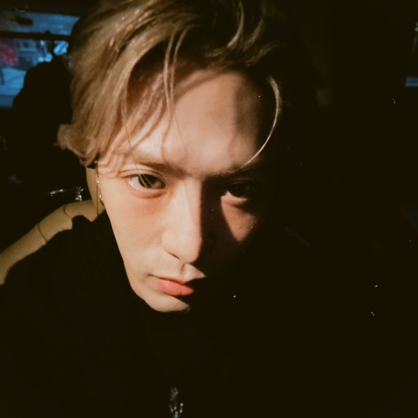 丁子朗備受TVB力捧返內地拍劇 與頂級男神合照惹網友羨慕!