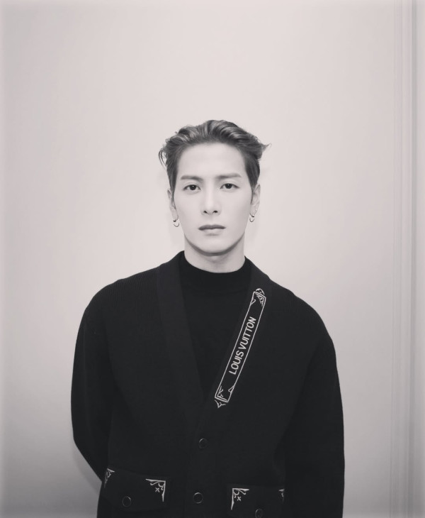 丁子朗備受TVB力捧返內地拍劇 與頂級男神合照惹網友羨慕!