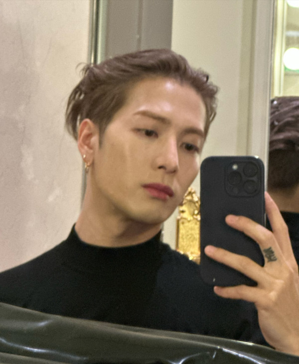 丁子朗備受TVB力捧返內地拍劇 與頂級男神合照惹網友羨慕!