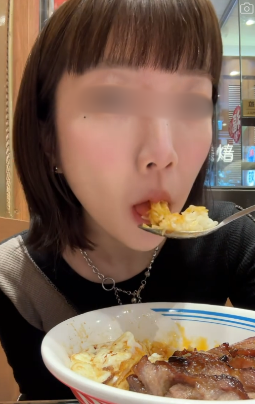 睇YOASOBI演唱會摀耳朵遭網紅公審 台男回覆揭反轉真相獲撐：脾氣真好 