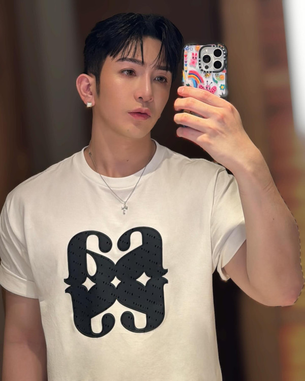 Anson Lo飛越南拍MV大曬光管腳 神徒大讚雙腿白滑勁誘惑 