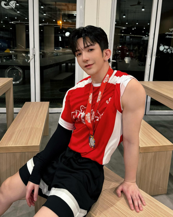 Anson Lo飛越南拍MV大曬光管腳 神徒大讚雙腿白滑勁誘惑 