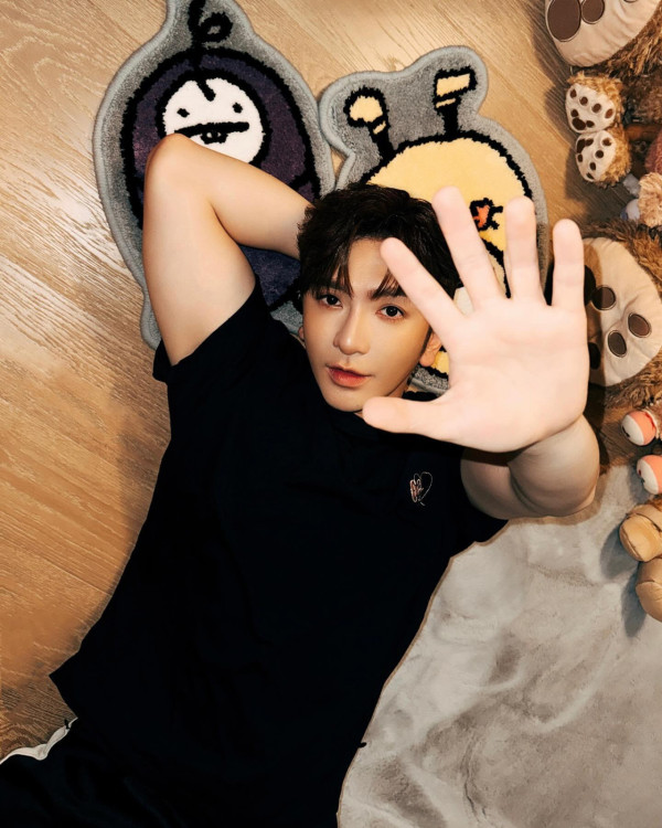 Anson Lo飛越南拍MV大曬光管腳 神徒大讚雙腿白滑勁誘惑 