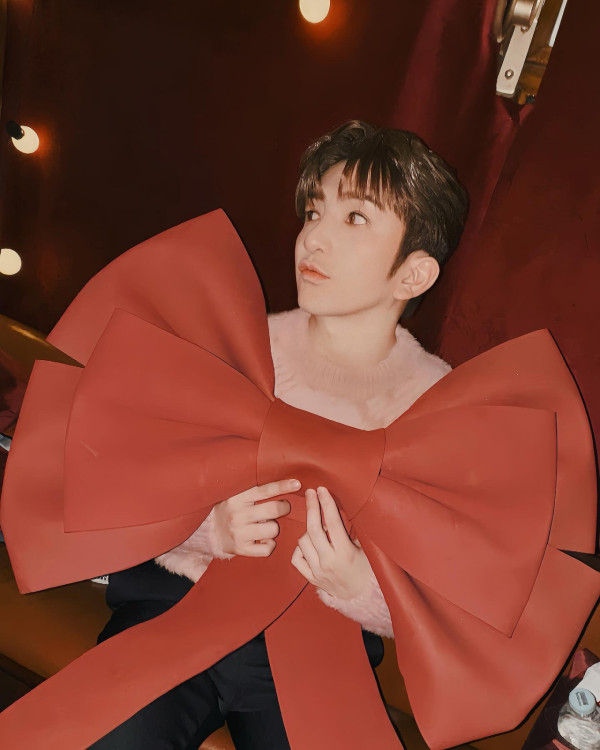 Anson Lo飛越南拍MV大曬光管腳 神徒大讚雙腿白滑勁誘惑 