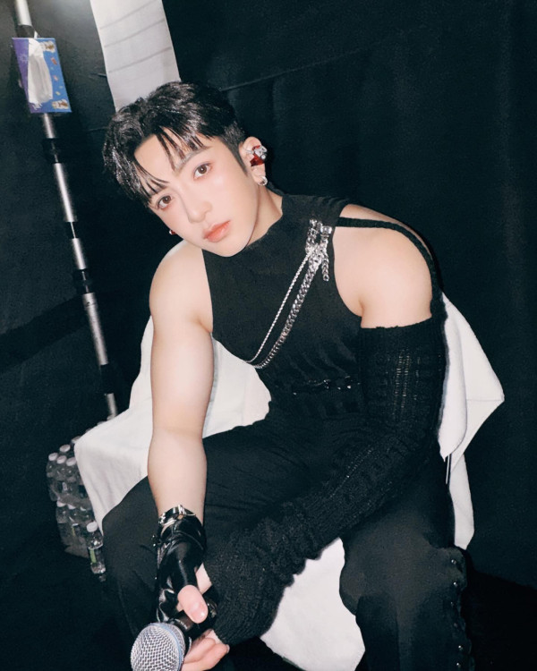 Anson Lo飛越南拍MV大曬光管腳 神徒大讚雙腿白滑勁誘惑 