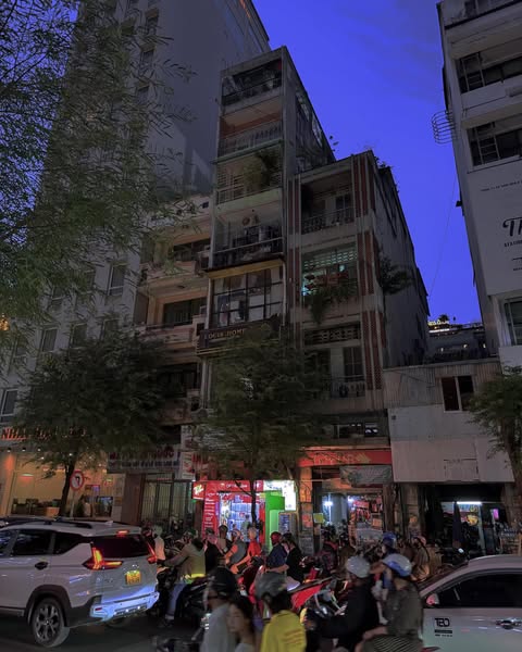 Anson Lo飛越南拍MV大曬光管腳 神徒大讚雙腿白滑勁誘惑 