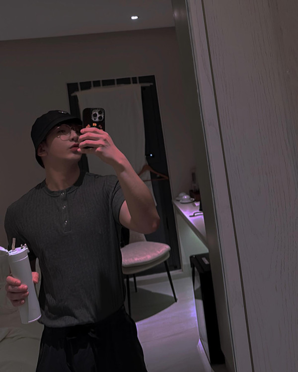 Anson Lo飛越南拍MV大曬光管腳 神徒大讚雙腿白滑勁誘惑 