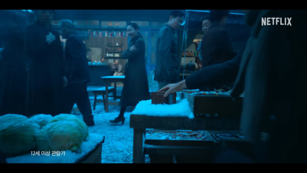 IU新劇濟州島油菜花田取景 劇照美如畫 以四季象徵人生階段蛻變 