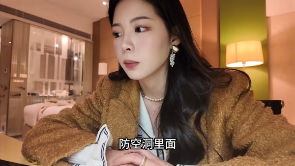 內地女香港K11搭𨋢呻當場變小丑!網民共鳴第1次去要考腦解謎