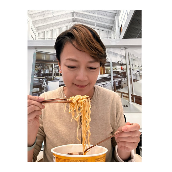 前港姐冠軍孖囡囡美國行年宵 大讚有新年氣氛:以為返咗香港