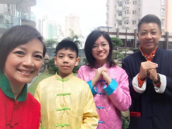 前港姐冠軍孖囡囡美國行年宵 大讚有新年氣氛:以為返咗香港