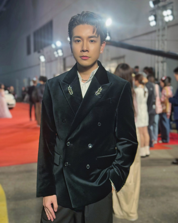 龔嘉欣「細佬」遊泰被提醒要小心 狂掃人氣公仔Labubu：抽中人生第一隻隱藏版 