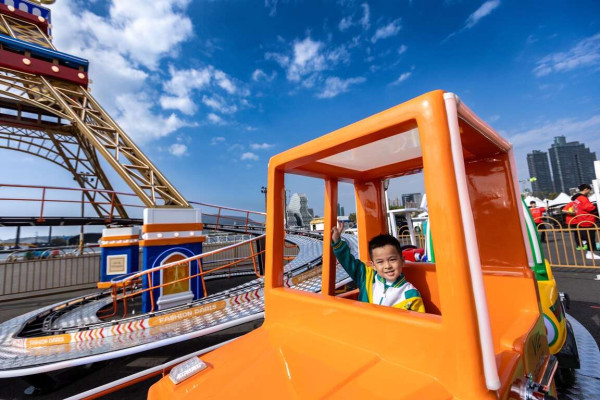 巨型充氣Chiikawa現身高雄港灣！Chiikawa快閃店整理券 搭乘Chiikawa渡輪、輕軌、巴士 