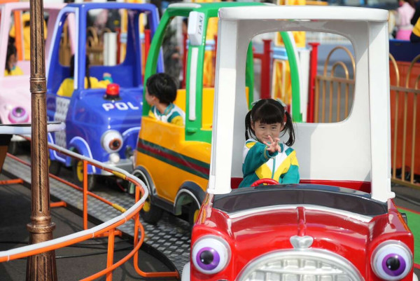 巨型充氣Chiikawa現身高雄港灣！Chiikawa快閃店整理券 搭乘Chiikawa渡輪、輕軌、巴士 