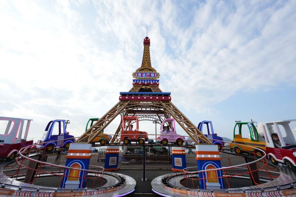 巨型充氣Chiikawa現身高雄港灣！Chiikawa快閃店整理券 搭乘Chiikawa渡輪、輕軌、巴士 