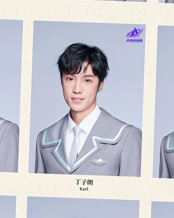 丁子朗道歉了|講者無心聽者有意 坐商務艙拍片被質疑炫富兩地網民負評