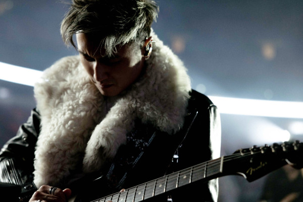 胡定欣元宵節無預警公布戀情 孖年下男友日本雪地放閃:親愛的